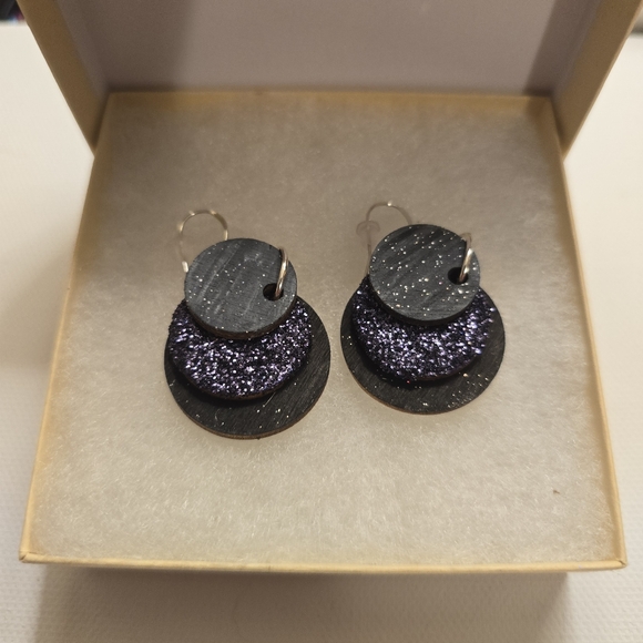 ARTISAN & HANDCRAFTED 1" Wood Circle Layered Dangle Pierced Earrings HANDPAINTED - Picture 15 of 17